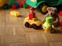 Rola zabawek w życiu dziecka – jakie wybrać?